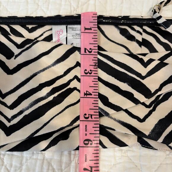 BEACH BUNNY Tie Front Crop Top Animal Print Sz L Summer Beachy Coastal Seductive - Picture 6 of 6